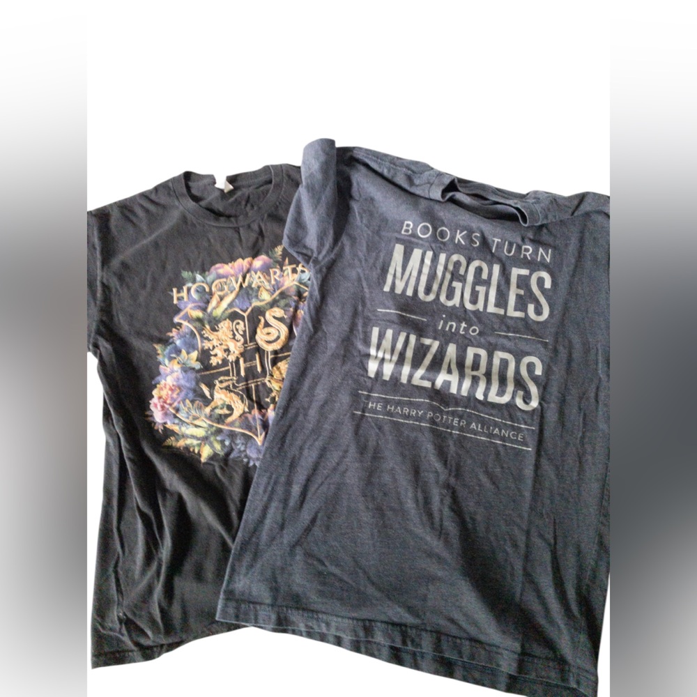 Harry Potter Hogwarts Graphic T-Shirt - Black Bundle Size S